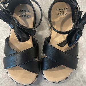 Janie and Jack 9T sandals